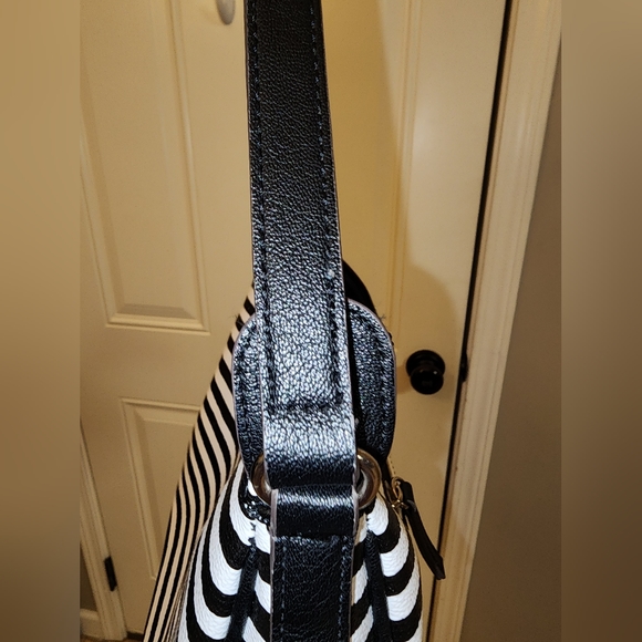 Liz Claiborne Shoulder Bag  🖤EUC🤍 - Picture 15 of 16